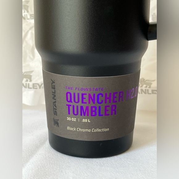 STANLEY The Black Chroma Quencher H2.0 FlowState Tumbler 30 oz - Picture 9 of 13